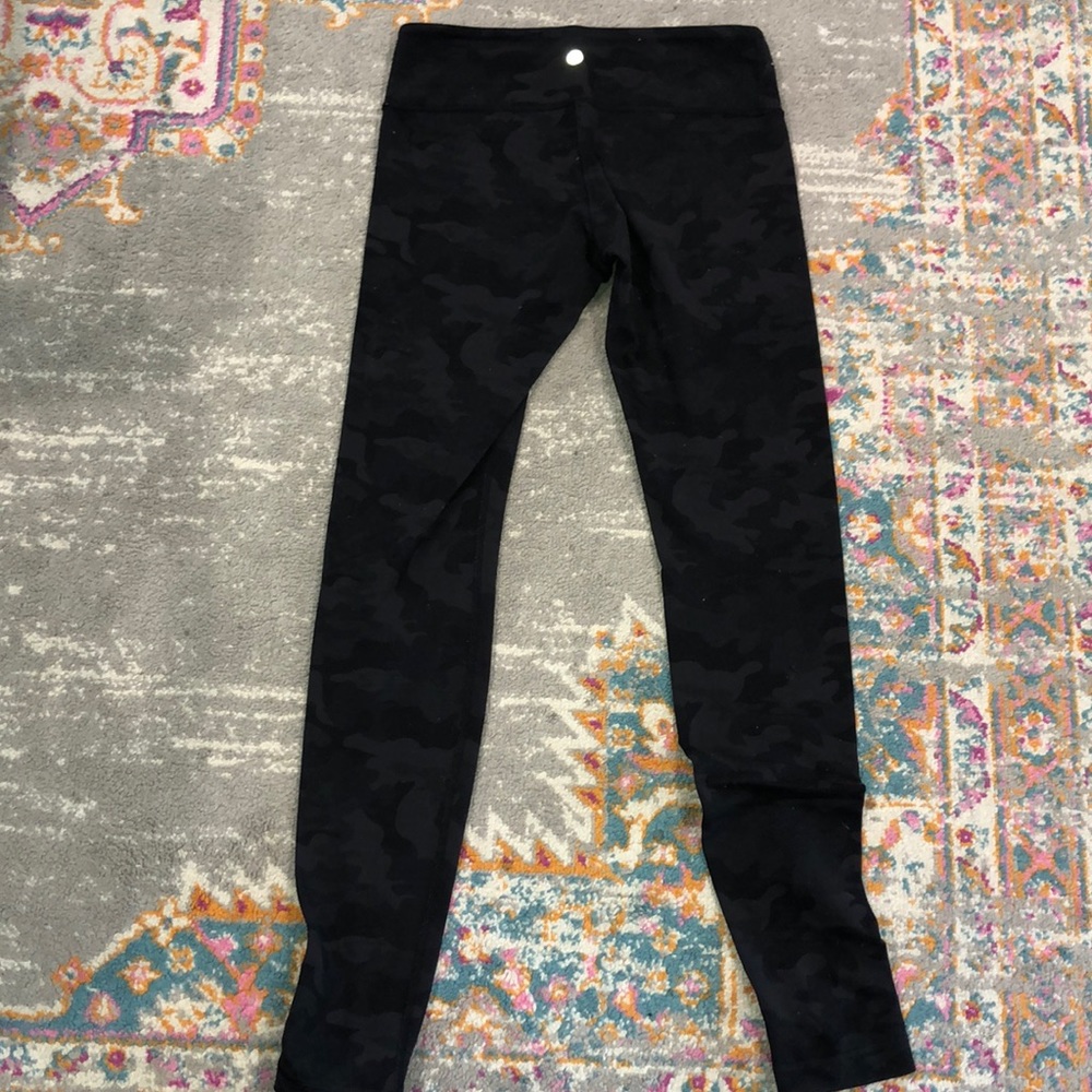 Lululemon Camo Wunder Under 6